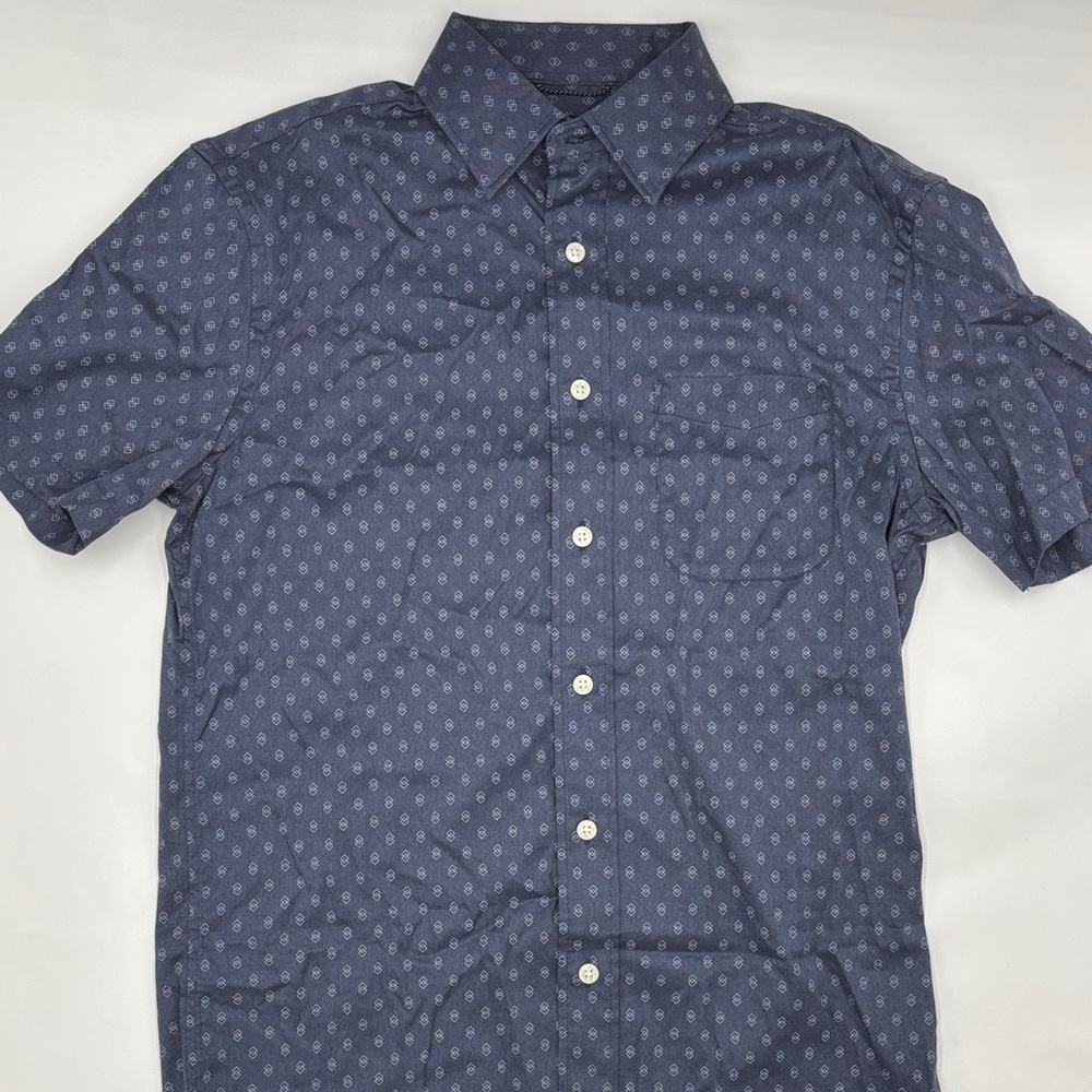 Faherty Short-Sleeve Movement Monterey Shirt in Navy Diamond Dusk